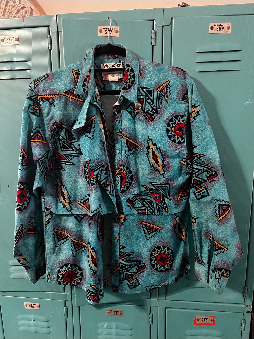 Wrangler button down long sleeve